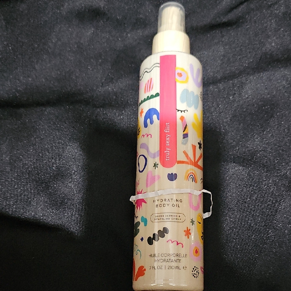 TRULY Hydrating Body Oil with Colorful Design